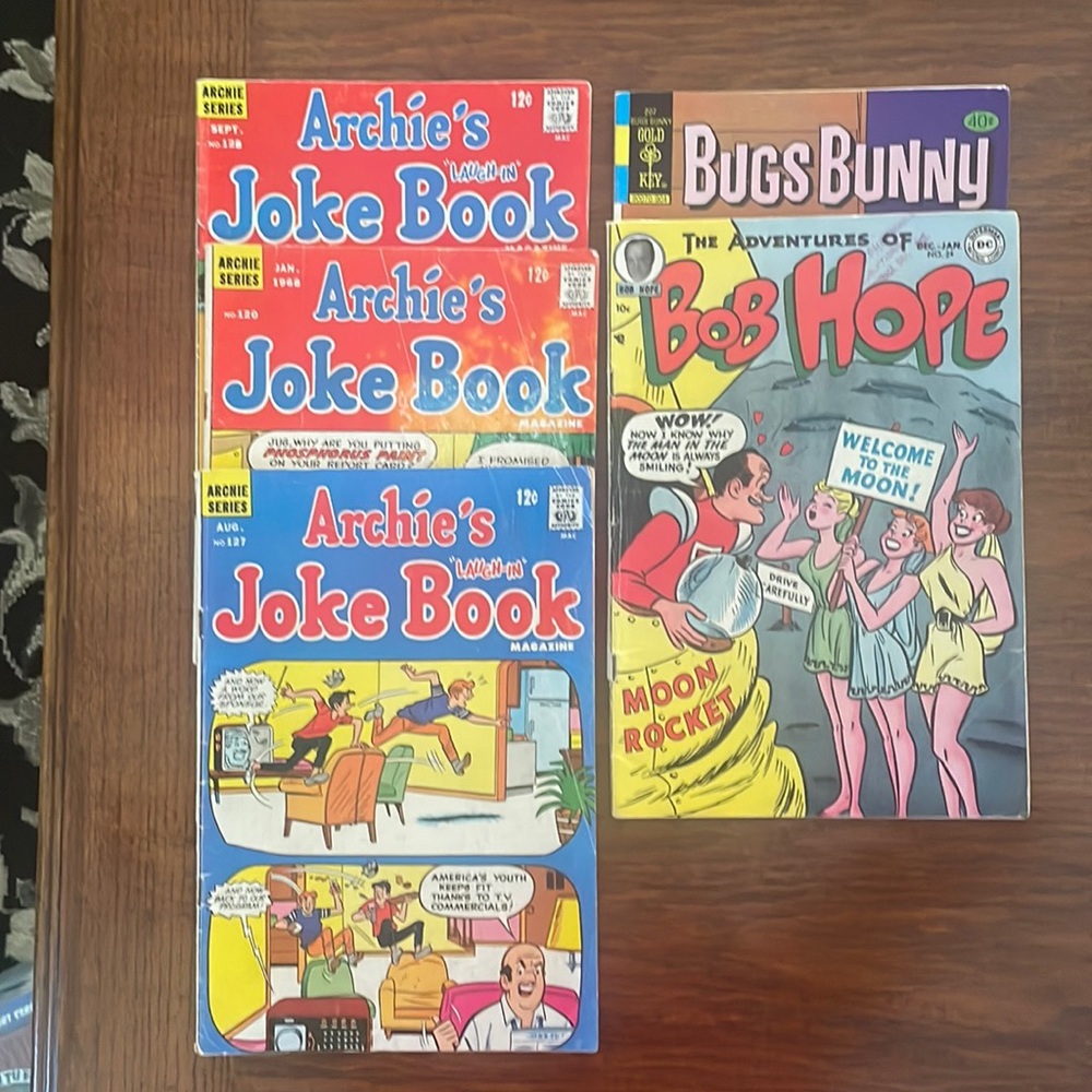 ❤️Vintage Archie Series Comic Books , Bob Hope & Bugs Bunny Lot.